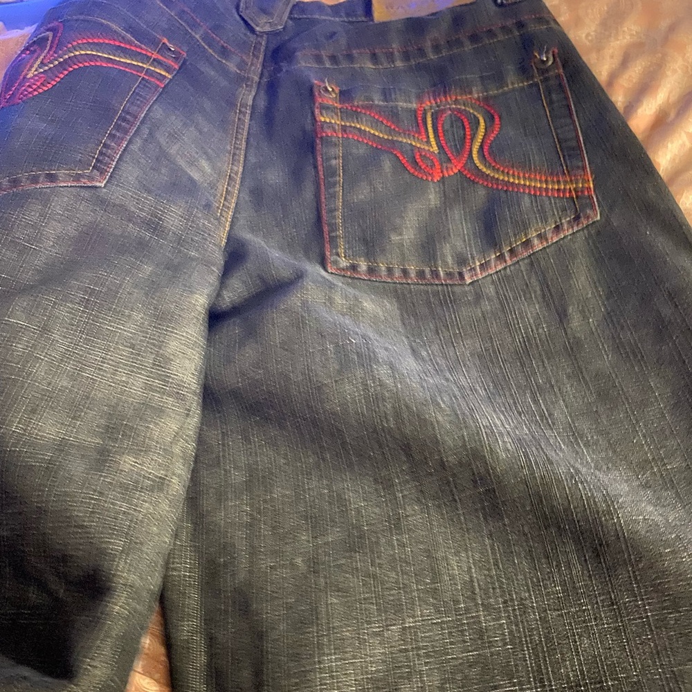 Shorts - Picture 2 of 3
